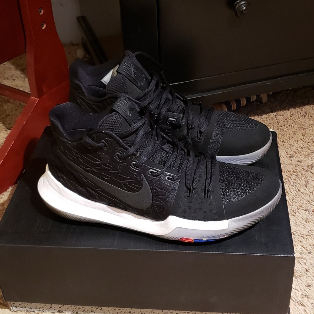 Nike Kyrie 3 Multicolor